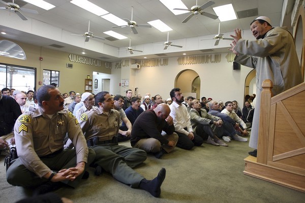 6463-los-angeles-county-sheriffs-sergeant-mike-abdeen-l-and-deput