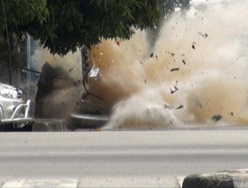 car_bomb_photos004--500x380