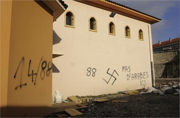 tags-nazis-mosquee