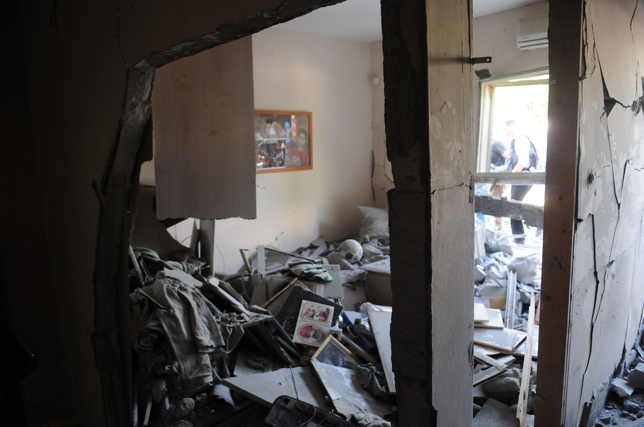 Hamas-Fired Rocket Hits House in Beersheba, November 20, 2012