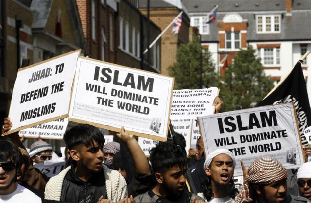 BRITAIN-MUSLIMS/RADICALS