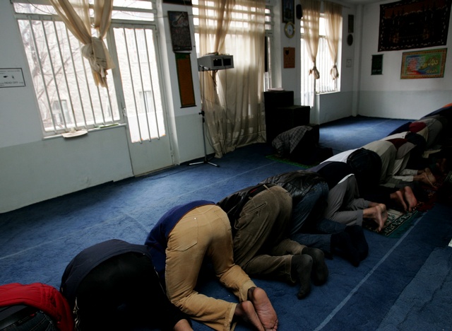 To match feature Greece-Mosque
