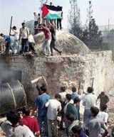 destruction-josephs-tomb-nablus-shechem-e1359330163158