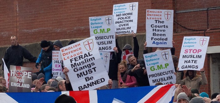 EDL-Hyde-Tameside-Stop-Muslim-Hate-Gangs-e1364190783460