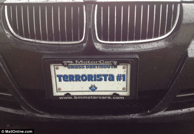 CLOSE-UP OF LICENSE PLATE