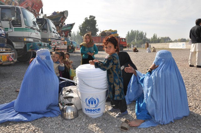 Afghan-refugees-e1373491128605