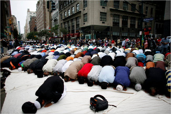 2010-American-Muslim-Day-Parade-2