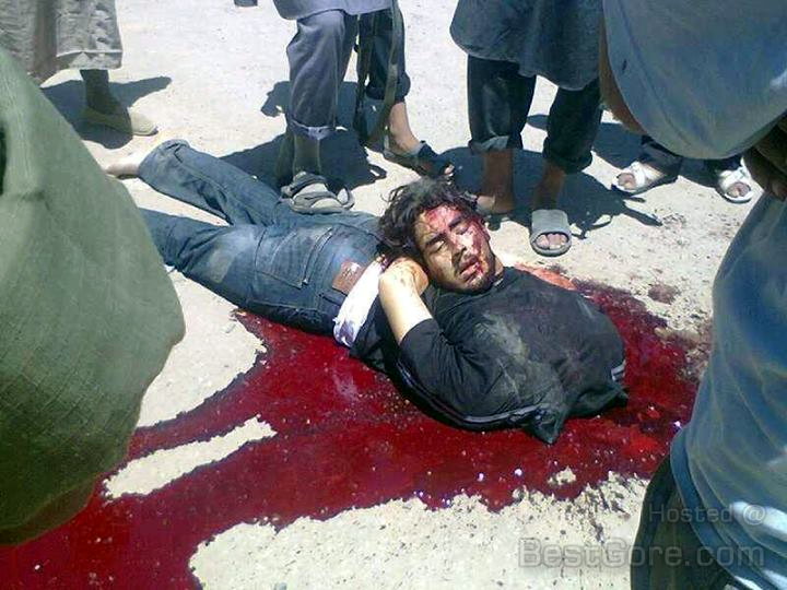 http://www.barenakedislam.com/wp-content/uploads/2013/09/man-kidnaping-beheading-jabhat-al-nusra-family-show-photo-syria.jpg