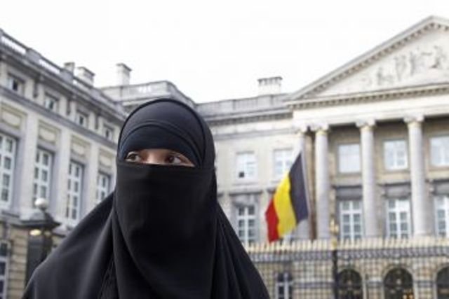 belgium-burqa-ban-04-29-10