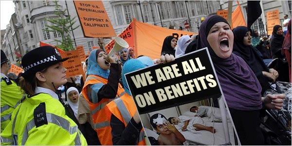 muslim-terrorists-wives-welfare-benefits4