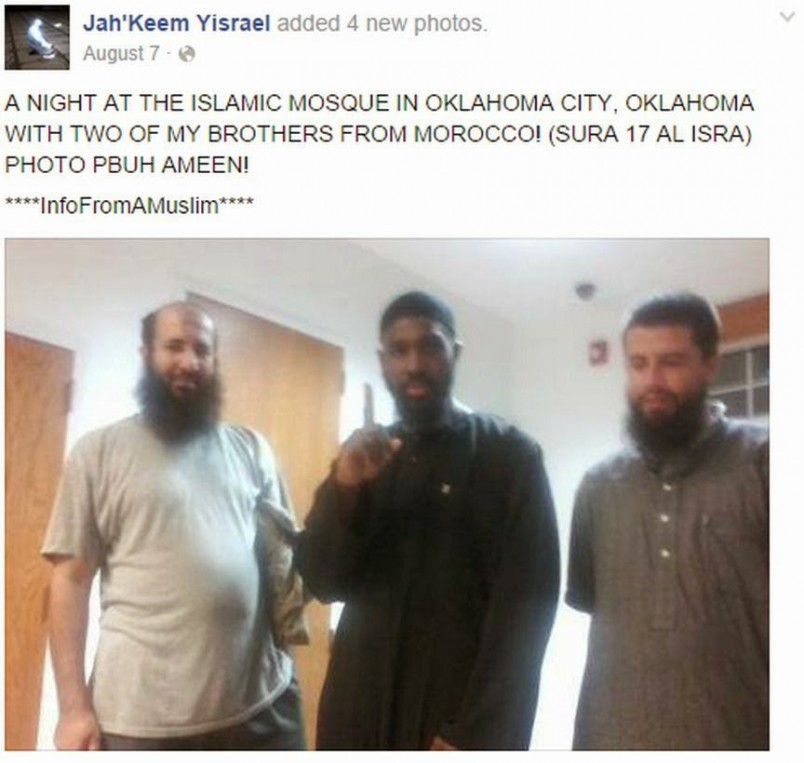 Oklahoma Beheader giving the one-finger ISIS salute