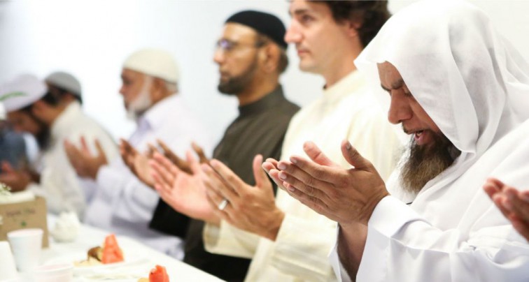 Justin Trudeau praying at mosque