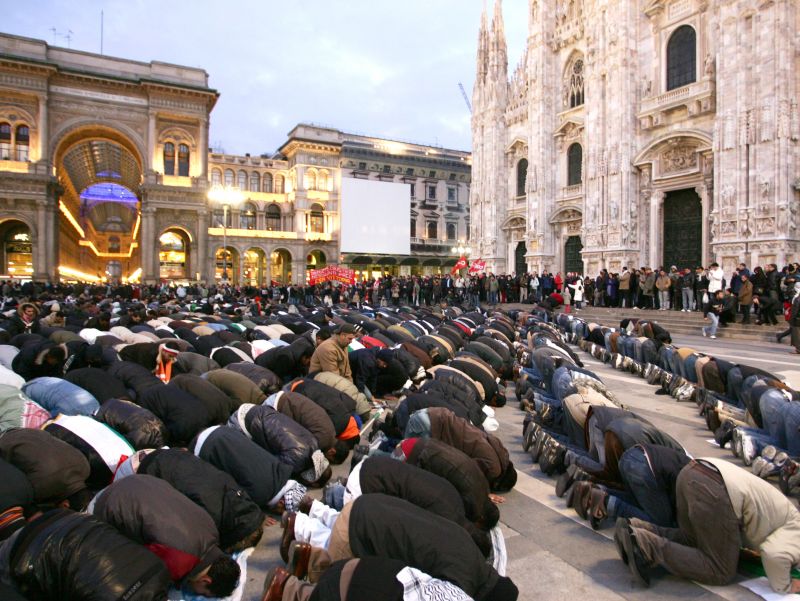Muslims praying in Milan