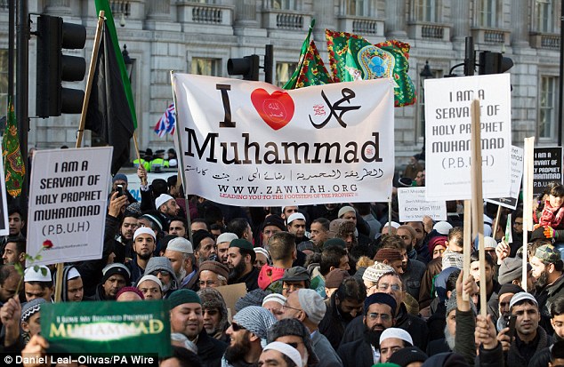 THOUSANDS of hostile Muslim wankers come out to protest 