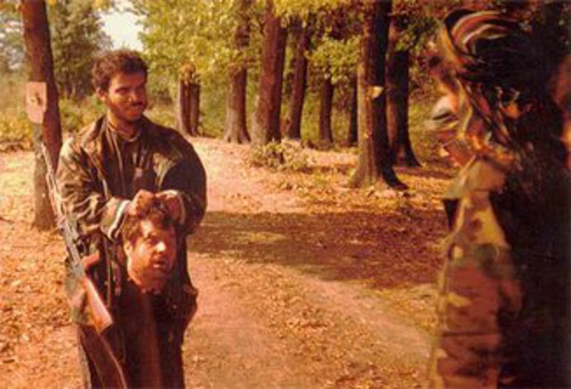 Photo_of_Saudi_Arab_IslamistTerrorists_beheading_Serbs_in_Bosnia__1992.0