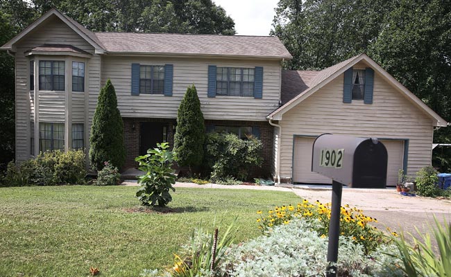 Mohammad Abdulazeez's family home in Hixson, a prosperous community in Chattanooga’s Colonial Shores. Better keep 24/7 surveillance on this terrorist training center